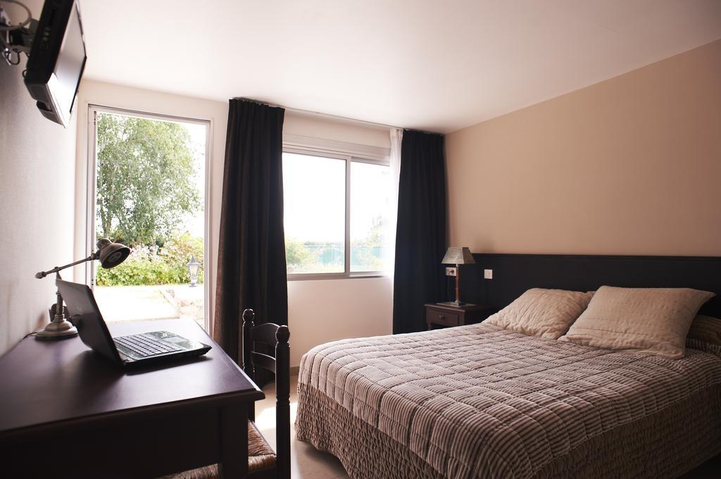Hotel La Longue Vue Gennes-Val-de-Loire Zimmer foto